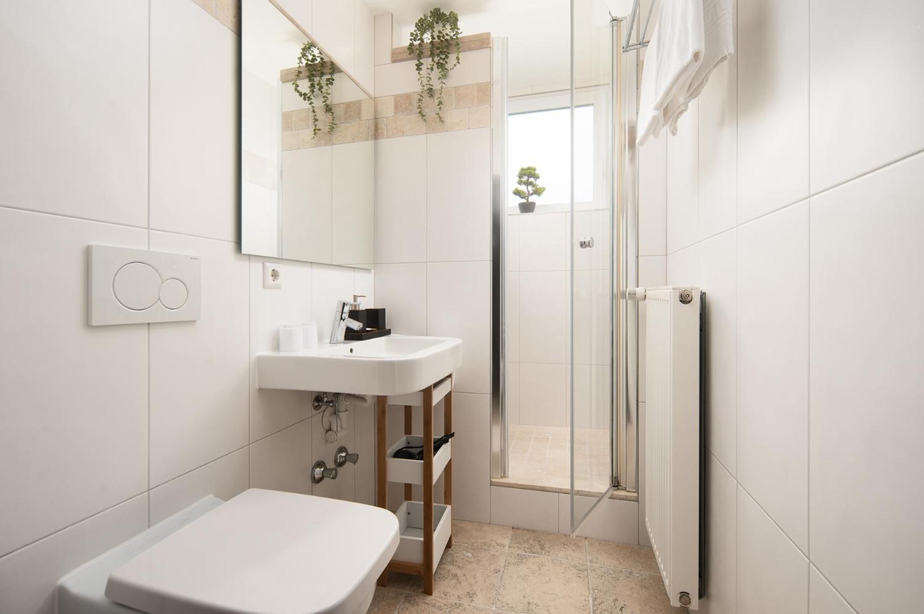Hotel Vier Jahreszeiten Therme & Kliniken Bad Krozingen Naehe Freiburg & Schwarzwald Ideal Fuer Wellness Kur & Business Ausfluege 24H Check In- Wlan & Parken Gratis Екстериор снимка