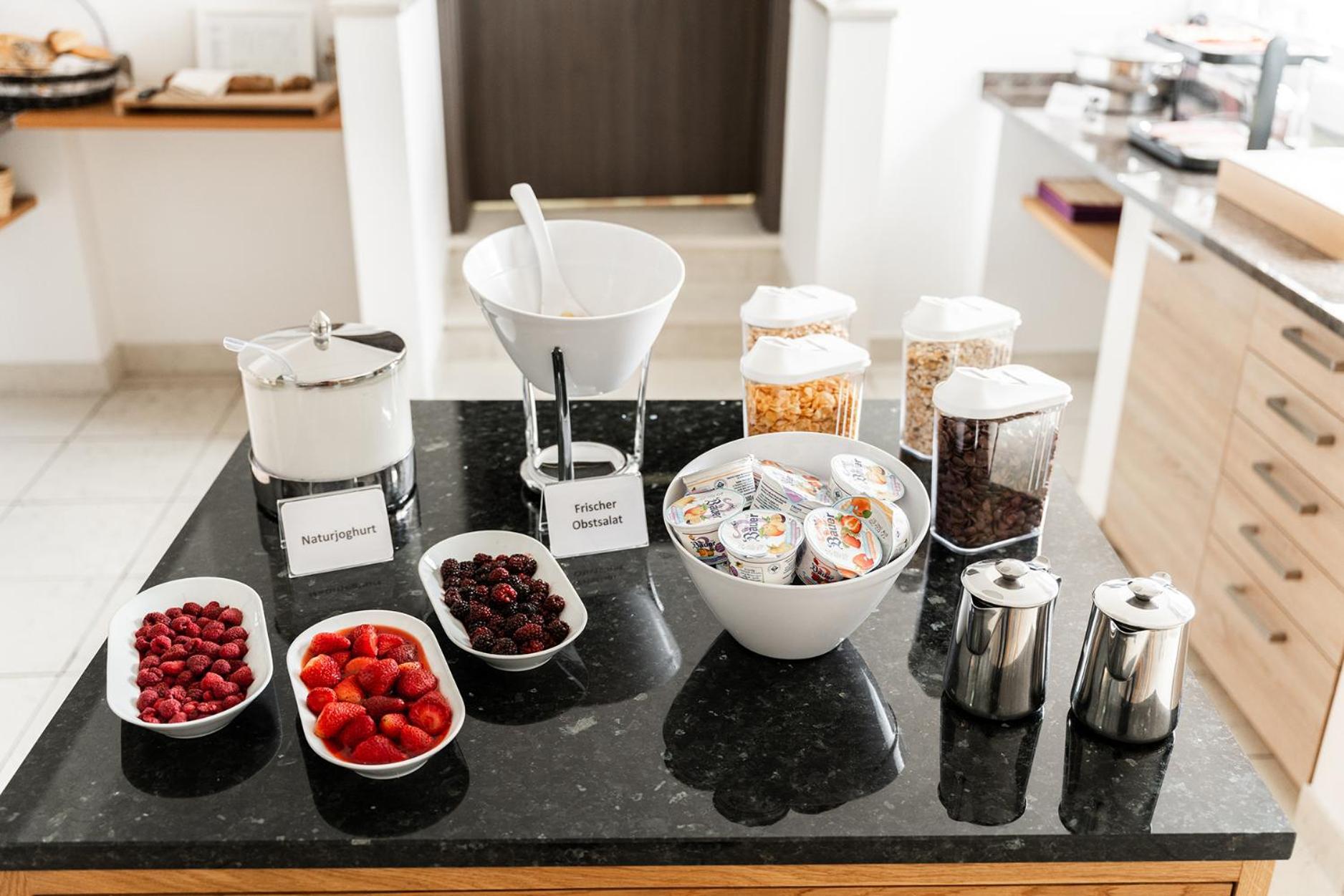 Hotel Vier Jahreszeiten Therme & Kliniken Bad Krozingen Naehe Freiburg & Schwarzwald Ideal Fuer Wellness Kur & Business Ausfluege 24H Check In- Wlan & Parken Gratis Екстериор снимка