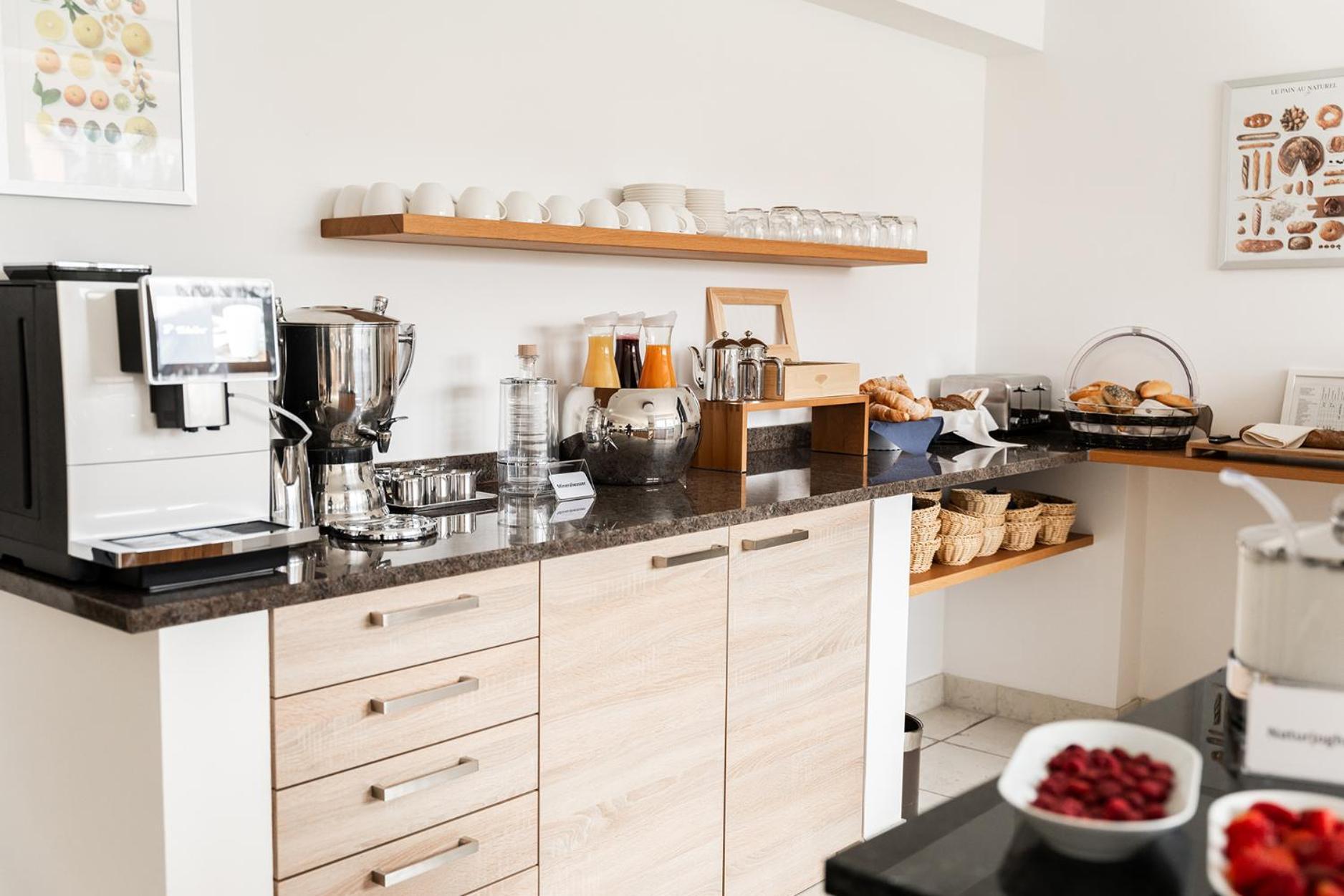 Hotel Vier Jahreszeiten Therme & Kliniken Bad Krozingen Naehe Freiburg & Schwarzwald Ideal Fuer Wellness Kur & Business Ausfluege 24H Check In- Wlan & Parken Gratis Екстериор снимка