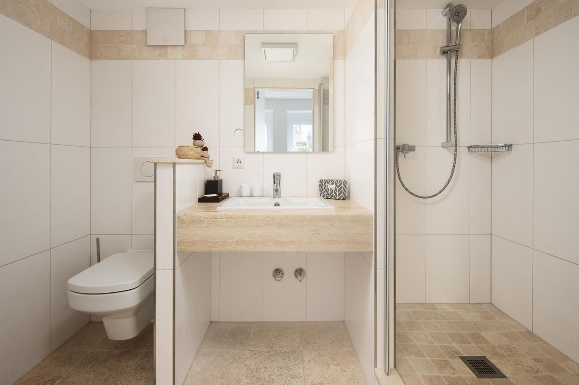 Hotel Vier Jahreszeiten Therme & Kliniken Bad Krozingen Naehe Freiburg & Schwarzwald Ideal Fuer Wellness Kur & Business Ausfluege 24H Check In- Wlan & Parken Gratis Екстериор снимка